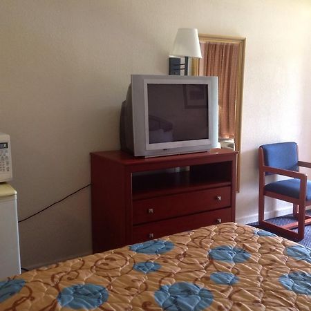 Days Inn Panama City 23Rd Street Экстерьер фото