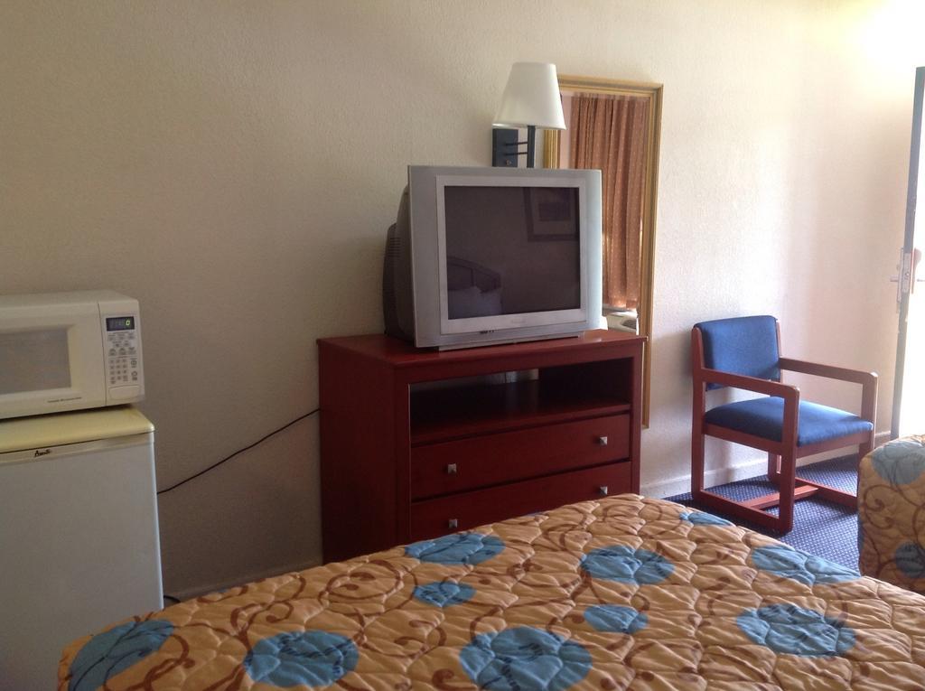 Days Inn Panama City 23Rd Street Экстерьер фото